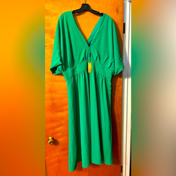 ALEXIA ADMOR, Plus Size, “AUGUST” MIDI DRESS! - Picture 4 of 5